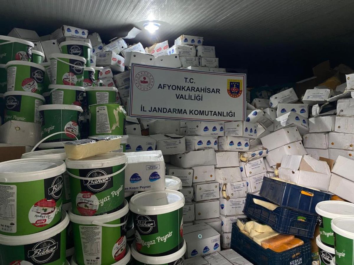 afyonkarahisarda 30 ton taklit uretim kasar ve beyaz peynir ele gecirdi 0