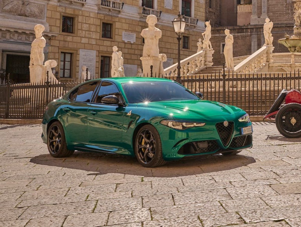 alfa romeo tam elektrikliye donus planlarini askiya aldi 0 tFifSJf9