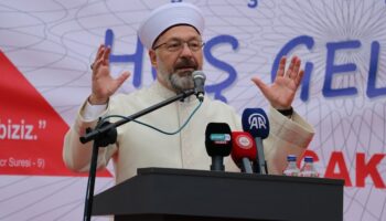 ali erbas neslimizi cocuklarimizi guzel ahlakla yetistirecegiz PVf6z44z