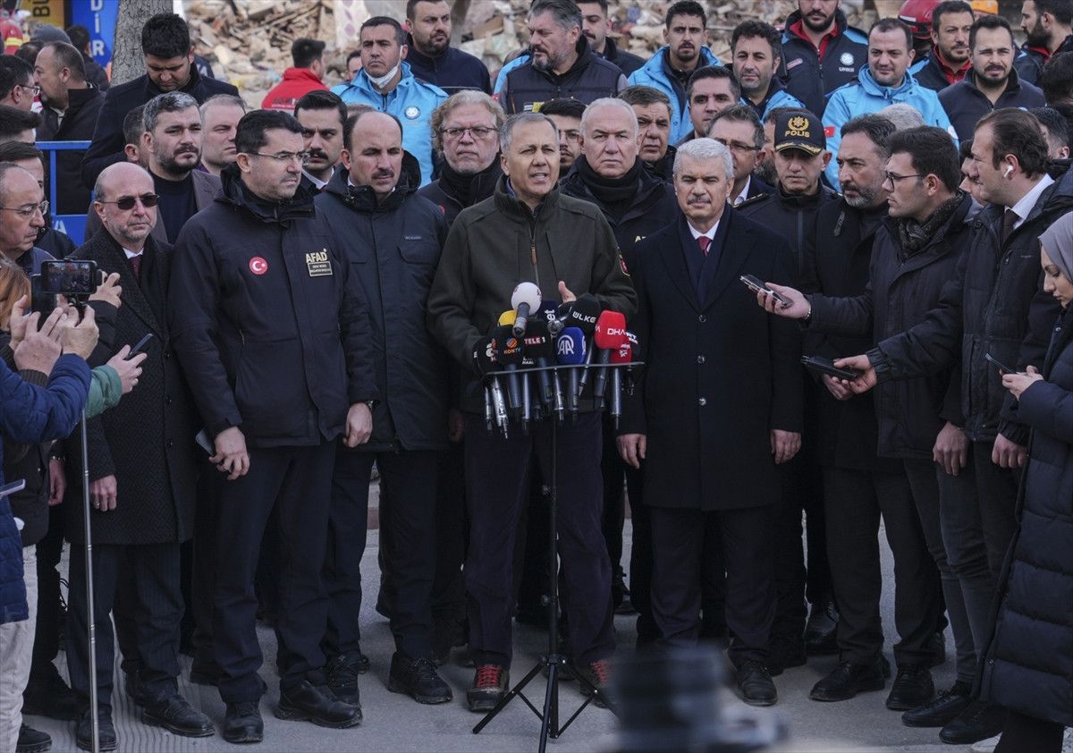 ali yerlikaya konyada coken binada arama kurtarma calismalarinin bittigini acikladi 1 eRqS6zKk