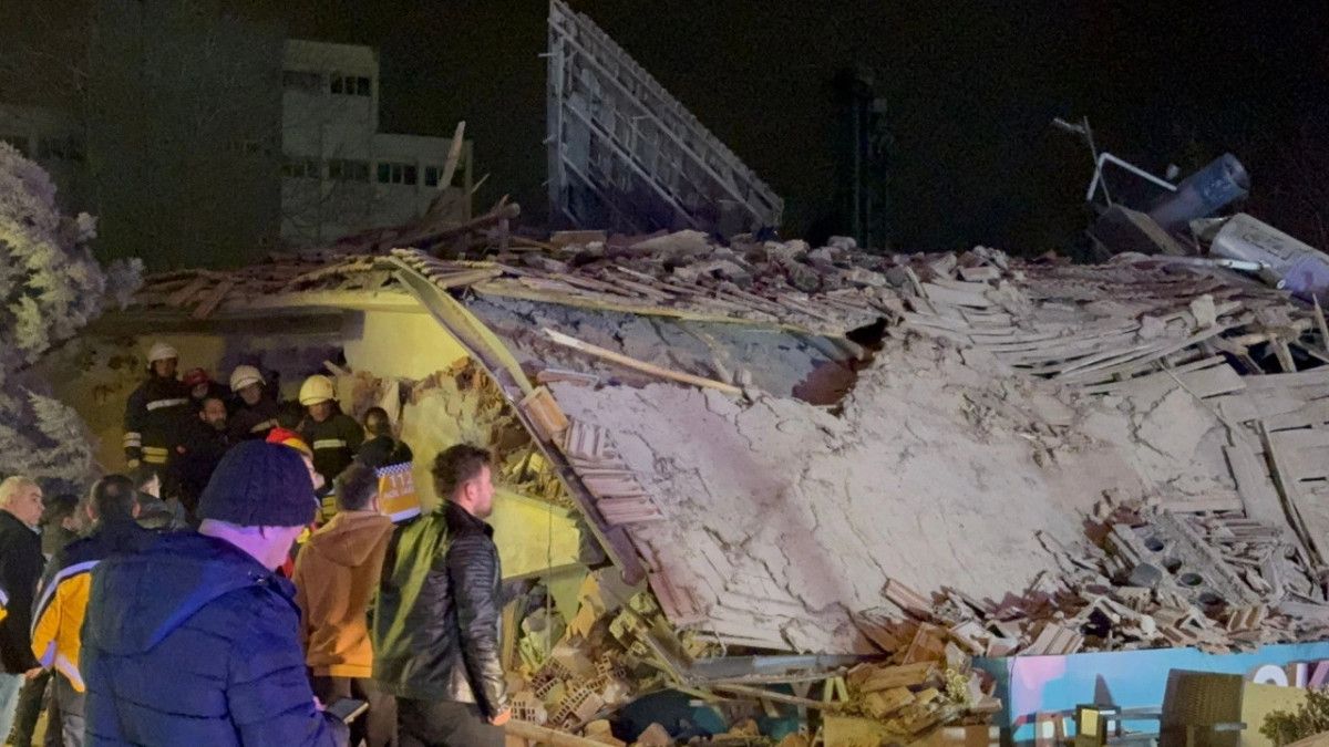 ali yerlikaya konyada coken binada arama kurtarma calismalarinin bittigini acikladi 2 tSQUKE1P