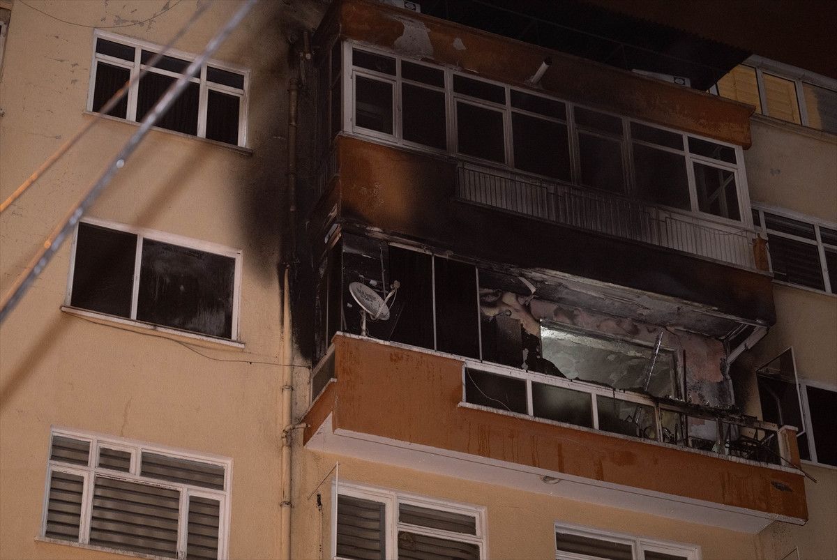 ankarada apartmanda yangin 9 kisi dumandan etkilendi 1 OVltaQV3