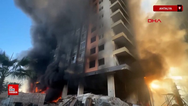 Antalya'da 12 katlı binada çıkan yangında zemin ile ilk 2 katta büyük zarar oluştu 1 antalyada 12 katli binada cikan yanginda zemin ile ilk 2 katta buyuk zarar olustu cKcOfXvb