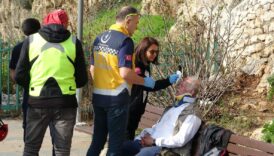 antalyada alkol alip falezlerden dusen sahsin saglik ekipleriyle ilginc diyalogu APccmclD
