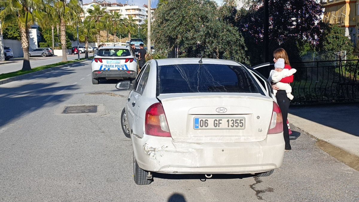 antalyada arizalanan aracini iterken 2 kazaya sebep oldu 1 m8G2ynSf