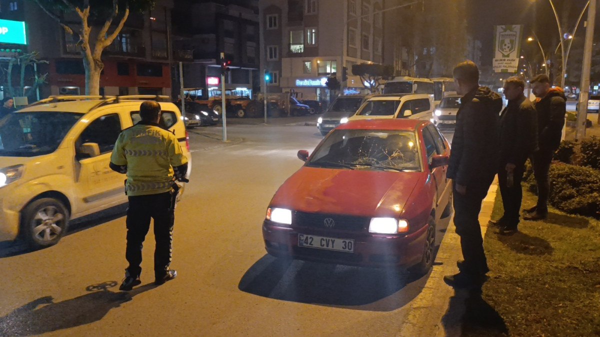 antalyada otomobilin carptigi yaya metrelerce havaya uctu 0
