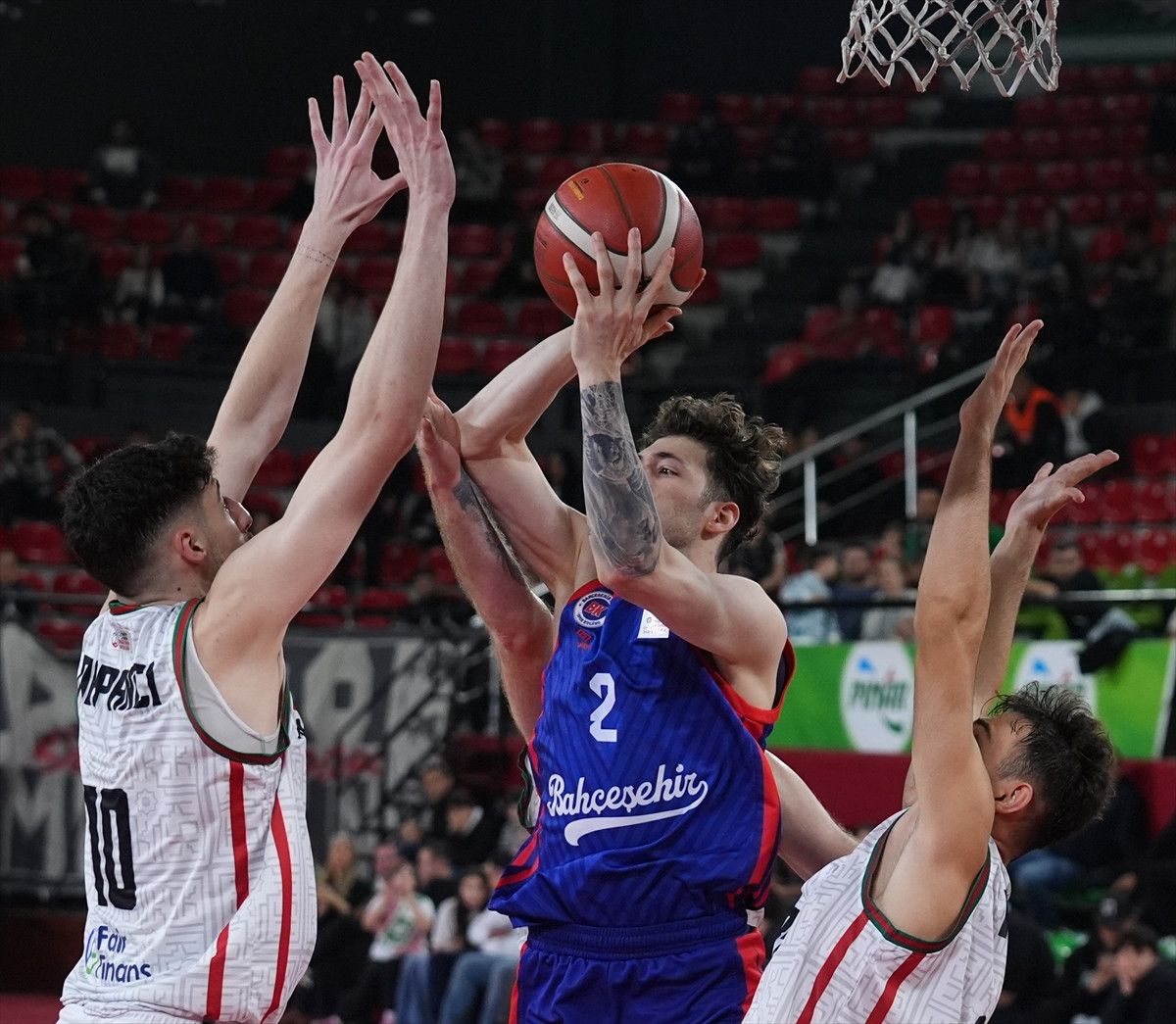 bahcesehir koleji karsiyakaya sans tanimadi 1 gNicV9jr