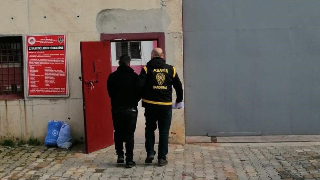 balikesirde 27 yil hapis cezasi bulunan sahis yakalandi VDfOBAWB