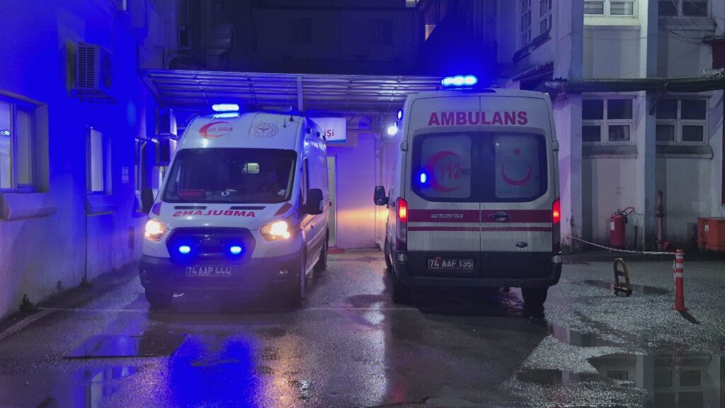 bartinda kina gecesinde 11 kisi yemekten zehirlendi DKQbcDMx