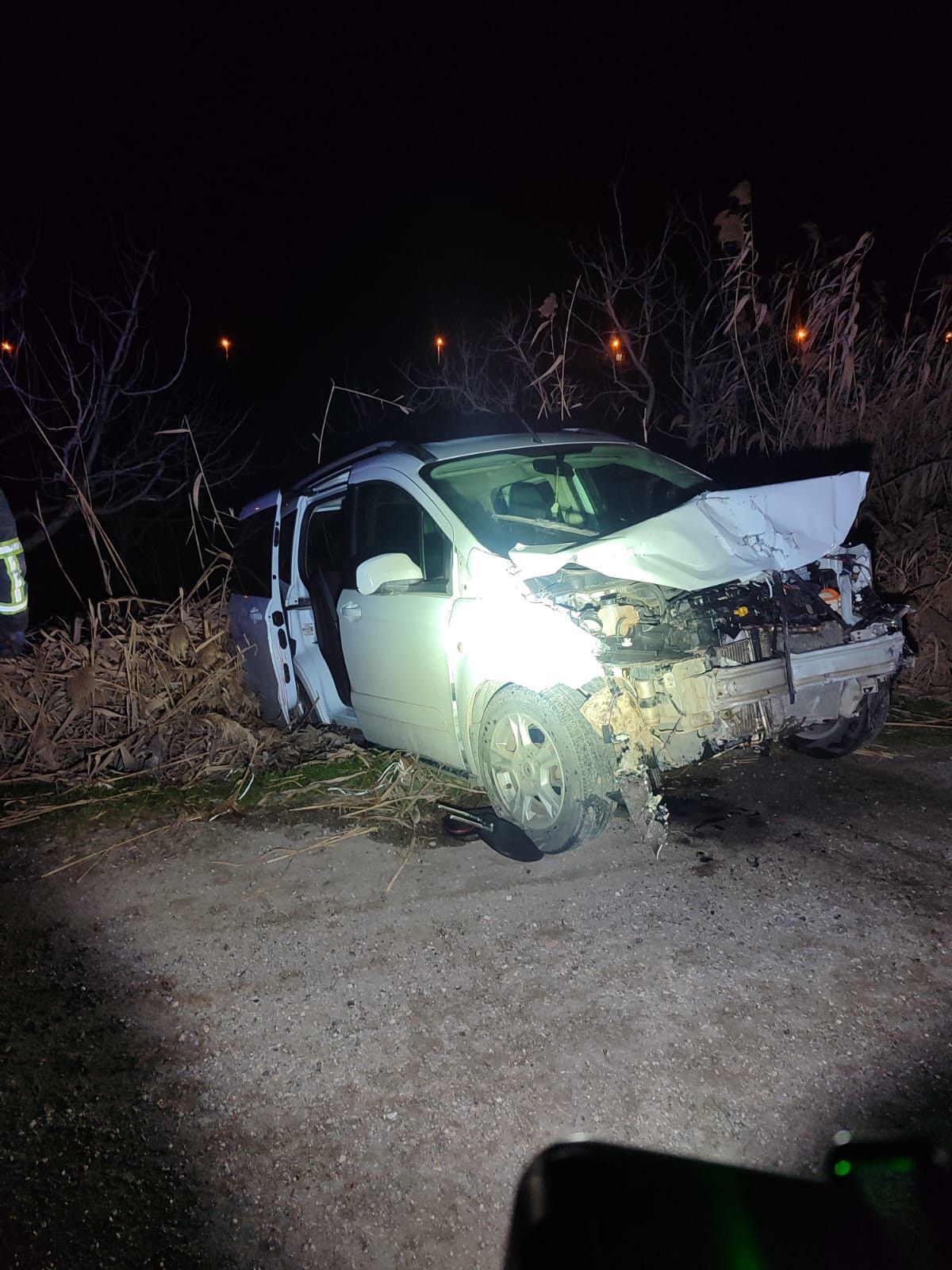 batmanda hafif ticari arac ile otomobilin carpistigi kazada 4 kisi yaralandi 0 dfqqtj1F