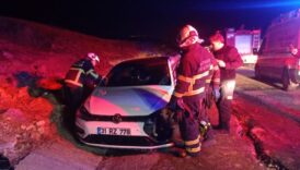 batmanda hafif ticari arac ile otomobilin carpistigi kazada 4 kisi yaralandi c8A4IhVM