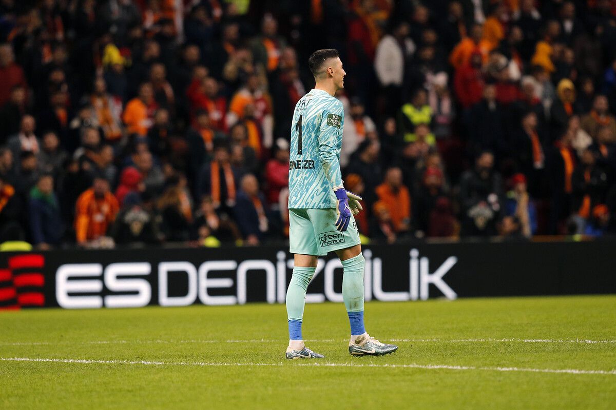 berke ozerden galatasaraya yesil isik 2 7OgCFLeN