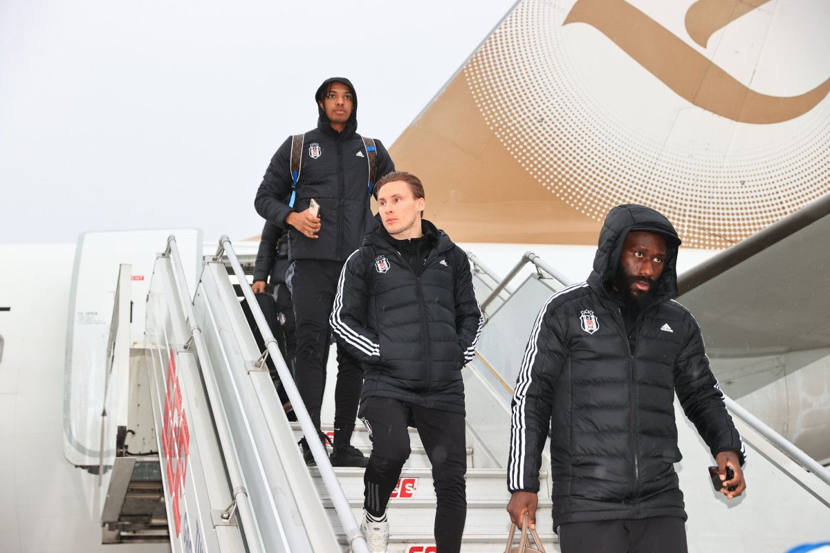 besiktas kafilesi antalyaya geldi 1 WBzLnttq