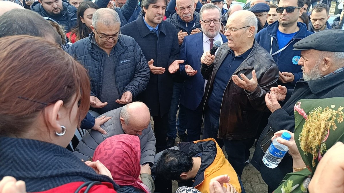 boluda anne ve kizi otel yangininda olmustu cenazede gozyaslari dinmedi 4 FEEzD7FB