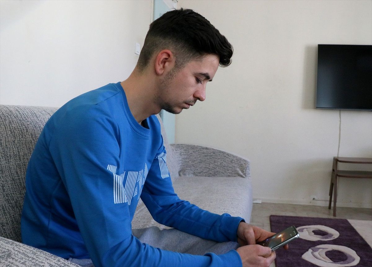 boluda yanan otelin ascisi yangin merdivenlerinin kapisi tahtaydi 2 HLCP55Jh