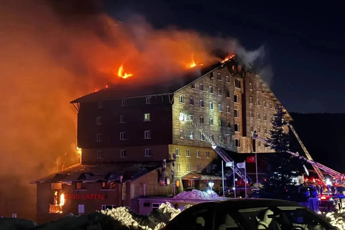 boluda yanan otelin eski calisani yangin merdivenini kullansalardi olume gidebilirlerdi 0 LOelj8dY