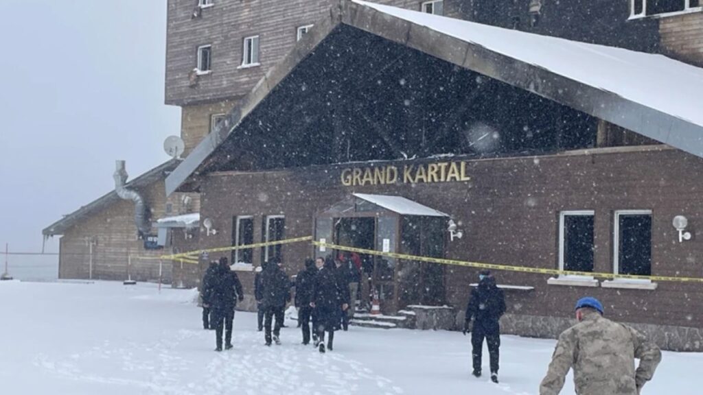 boluda yangin faciasi mimar serbest kaldi TVAcAmjc