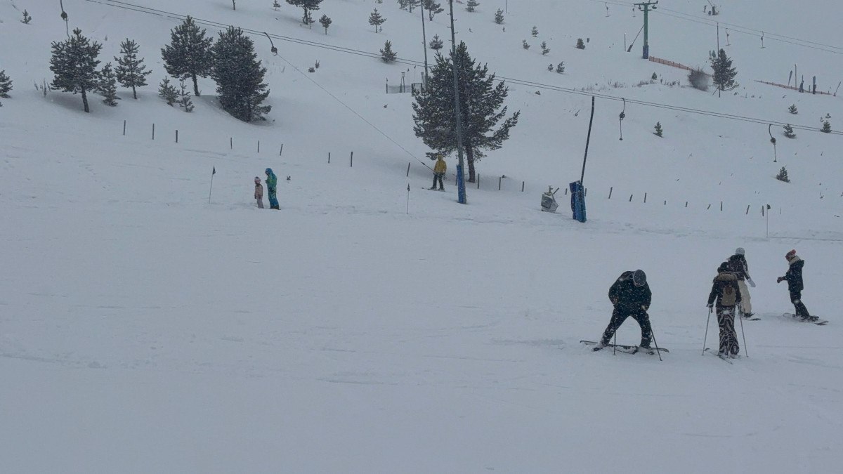 boludaki feci otel yanginini unutup tatile devam ettiler 2 qOnMZKHG