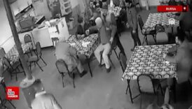 bursada bogazina cisim takilan kisi heimlich manevrasiyla kurtarildi b81P7Iwk