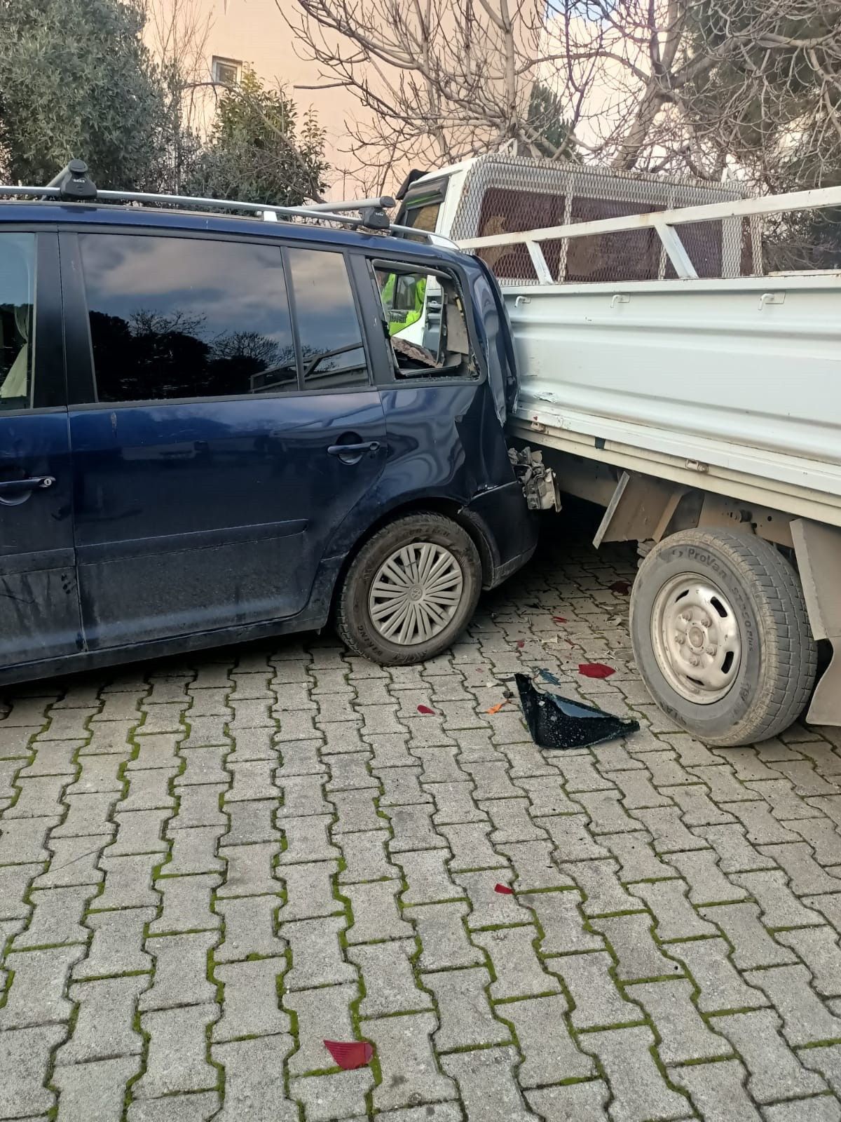 bursada direksiyon basinda kalp krizi gecirip oldu 0 ia1Mt4Nw