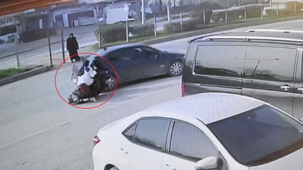 bursada elektrikli bisiklet ile otomobil carpisti 1 yarali 0
