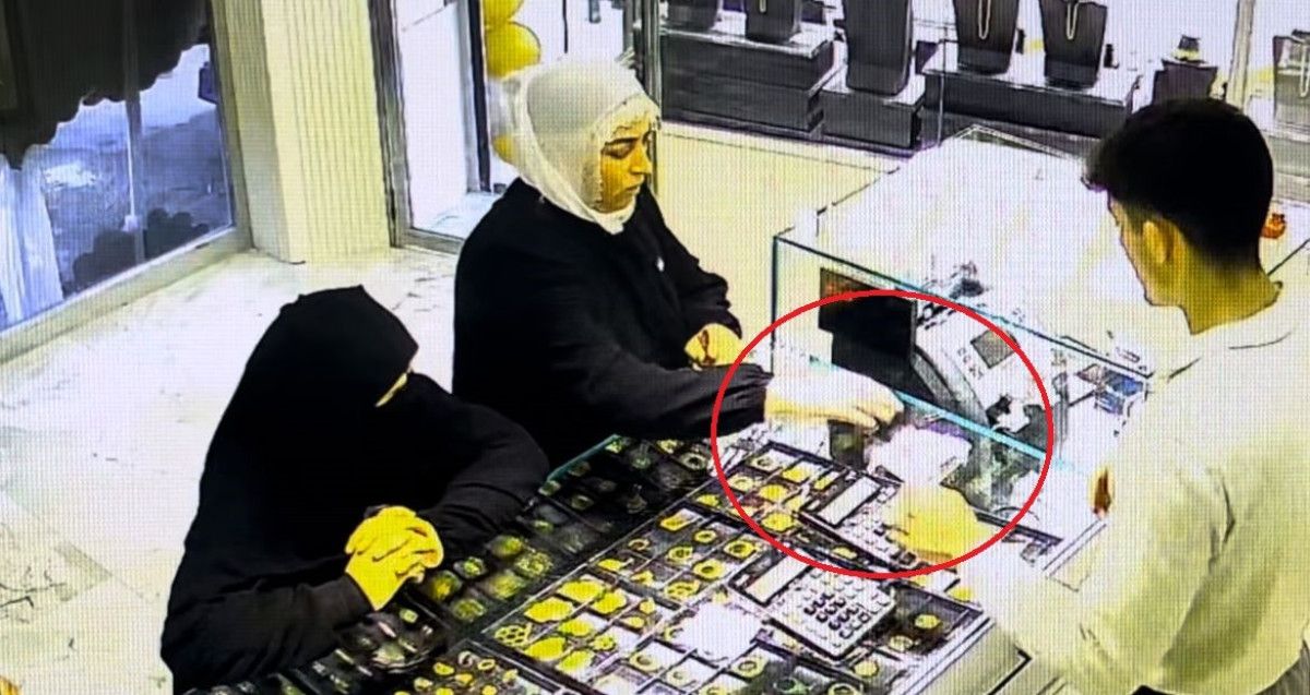 bursada hirsizlar kuyumcuyu ve musteriyi ayni anda soydu 5 p284zuZS