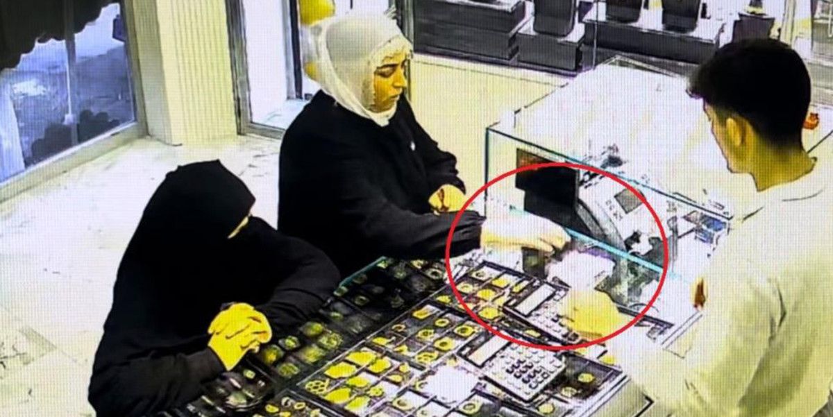 bursada hirsizlar once kuyumcuyu sonra musteriyi soydu 1 bzKPe2Gk