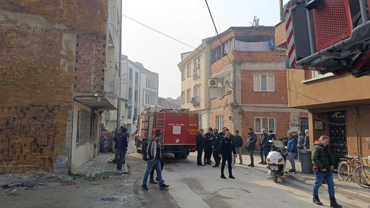 bursada rehine krizi baba iki cocugunu rehin aldi 0 CSKHZgpq