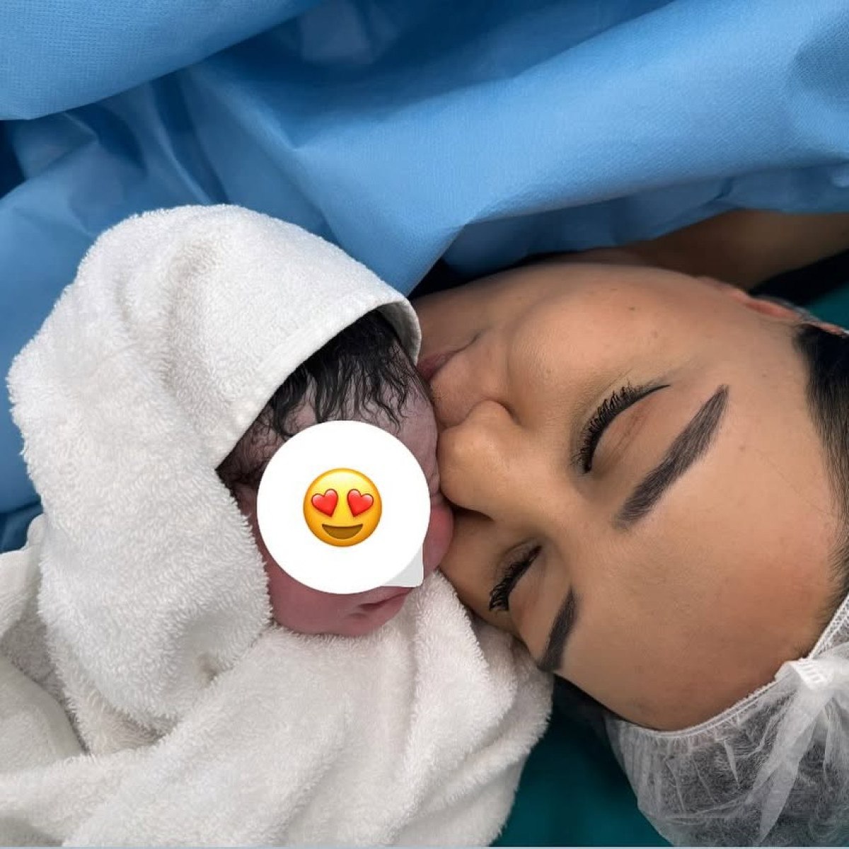 caner toygar baba oldu kiziyla karelerini sosyal medya hesabindan yayinladi 2 ydcK3CgP
