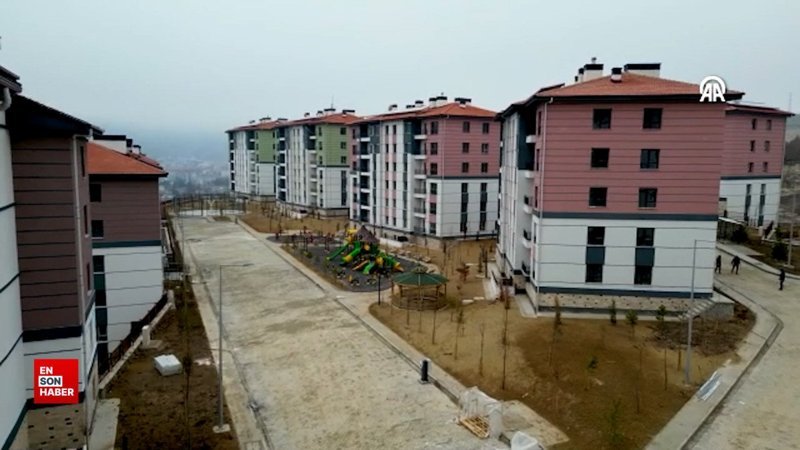 Deprem konutlarının yüzde 45'i hak sahiplerine teslim edildi 1 deprem konutlarinin yuzde 45i hak sahiplerine teslim edildi P1ydP8yZ