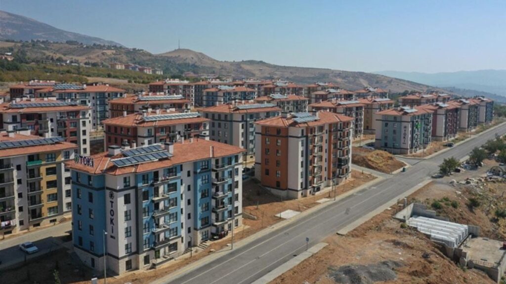 depremzedelerin tumu 2025 sonunda yeni yuvalarina kavusacak VdTgPwDR