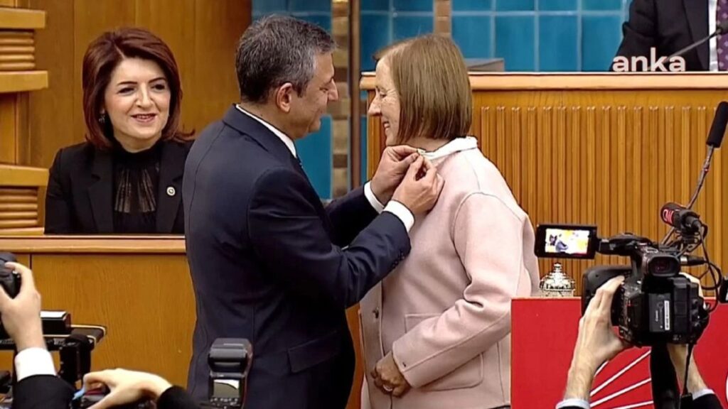 deva partisinden istifa eden selma aliye kavaf chpye katildi L7LPze7H