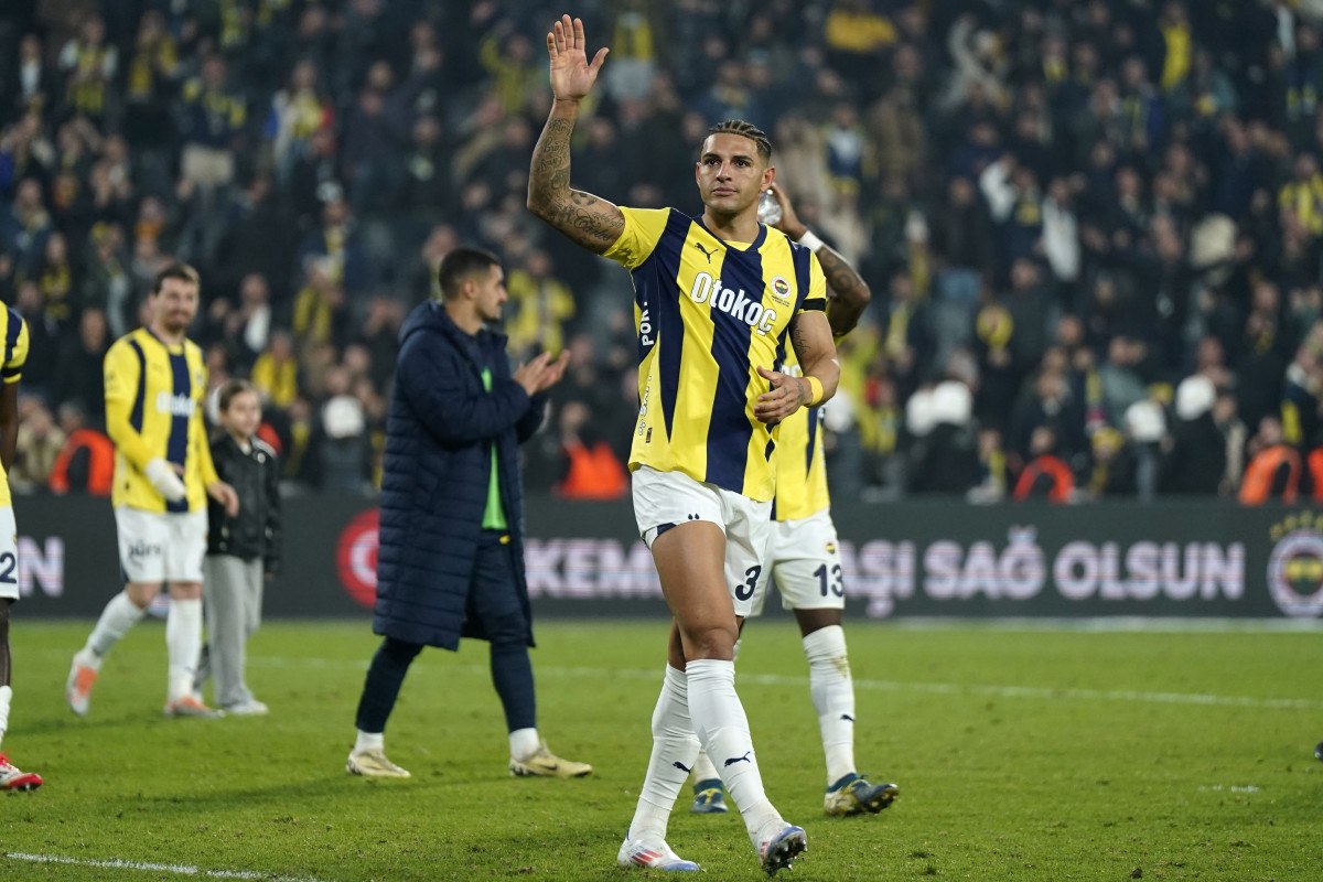 diego carlos fenerbahce formasini ilk kez giydi 1 E3CgJ9JV