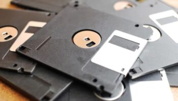 disketlerden faks makinelerine 2025te hala kullanilan 5 eski teknoloji 9BGa84UE