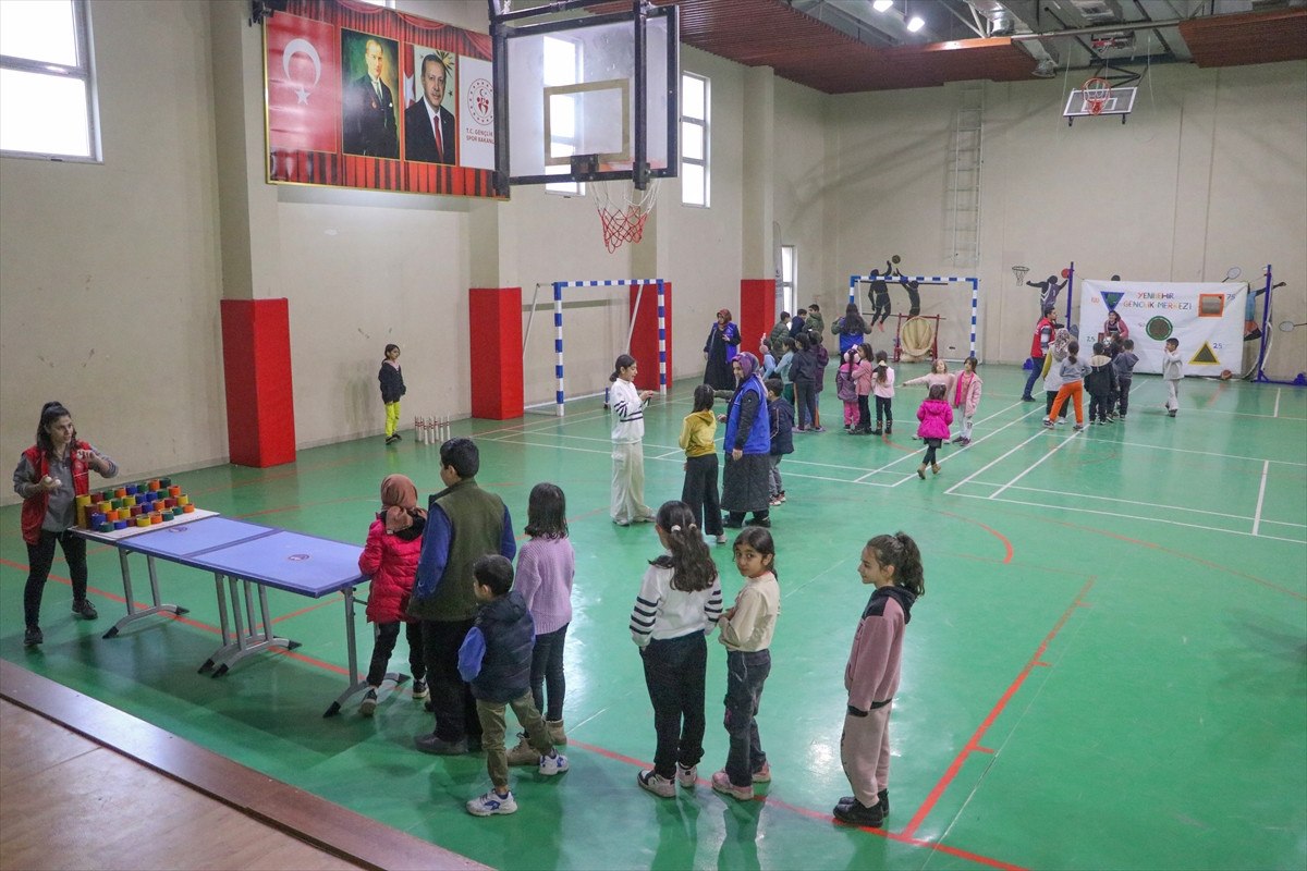 diyarbakirda cocuklar sifir atik bilinciyle kendi oyuncaklarini yapiyor 2 HW45TNyY
