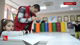 diyarbakirda cocuklar sifir atik bilinciyle oyun materyalleri yapiyor sP8P8IVz
