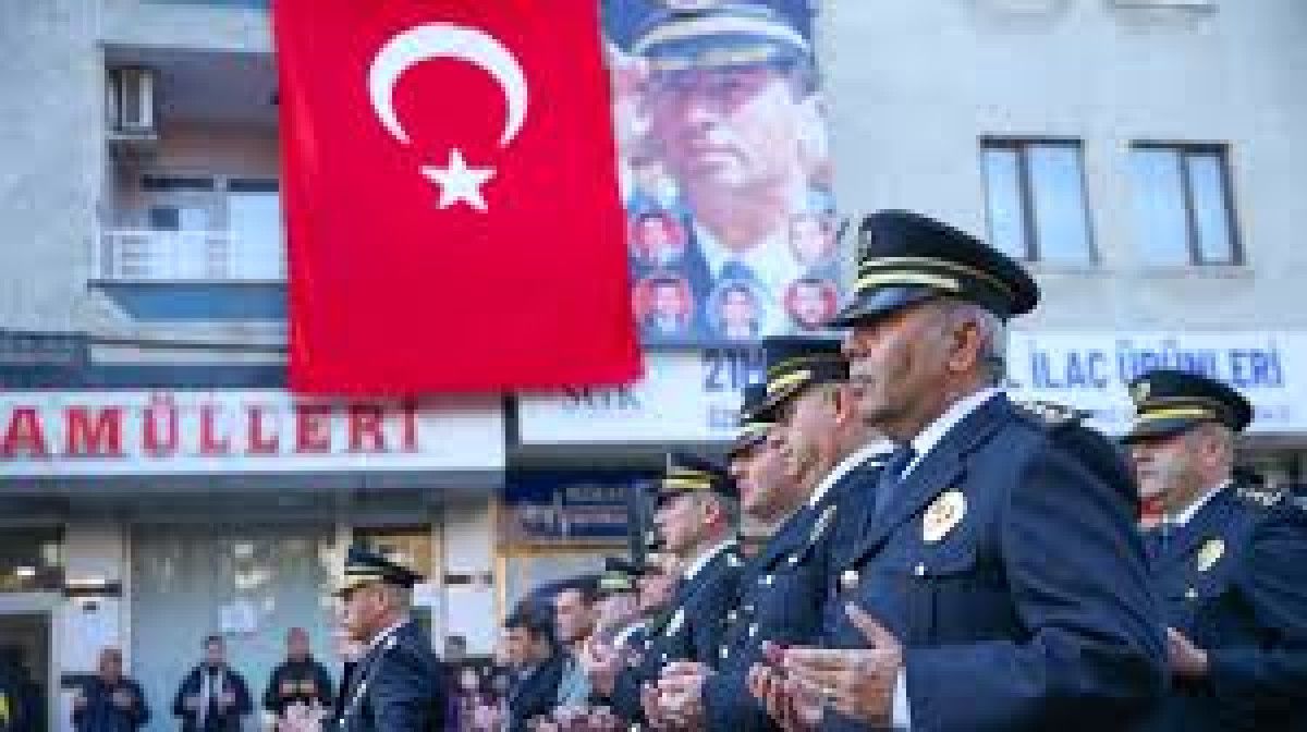 diyarbakirda sehit edilen gaffar okkan ve 5 polis memuru icin anma toreni 0 YFSqXaCR
