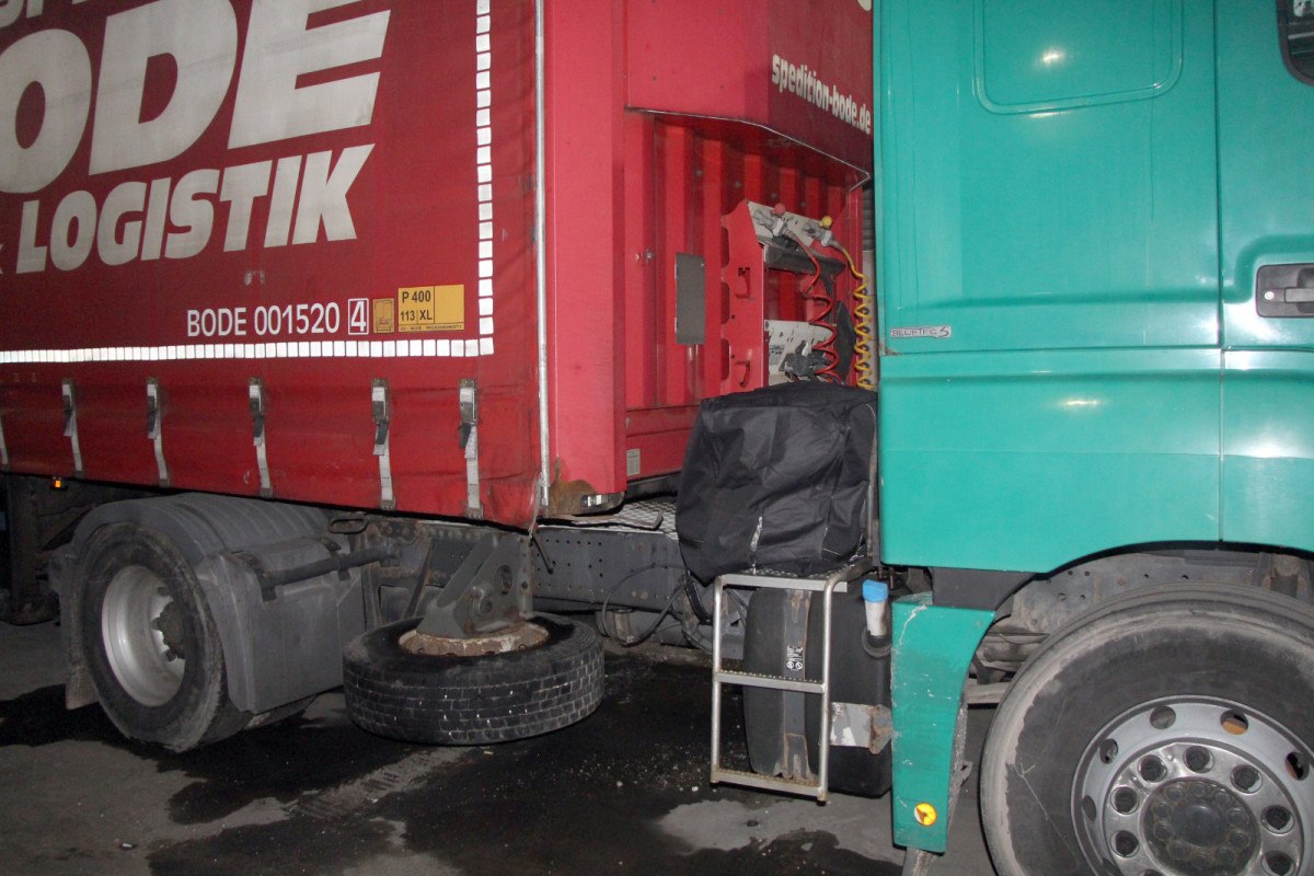edirnede 2 tirda 21 kilo uyusturucu ve 24 tabanca ele gecirildi 0 e2VH77ld