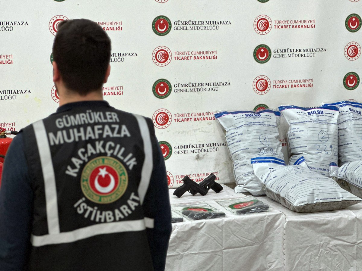 edirnede 2 tirda 21 kilo uyusturucu ve 24 tabanca ele gecirildi 4 q94kli4Y