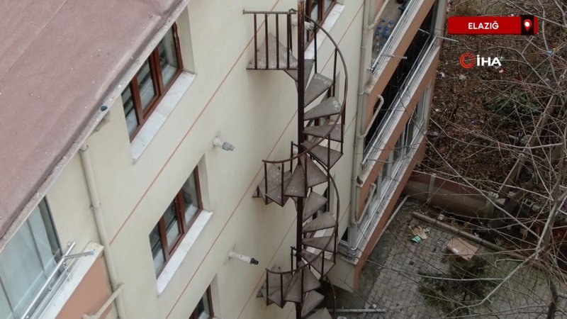 Elazığ’da kapısı olmayan yangın merdiveni 1 elazigda kapisi olmayan yangin merdiveni IUJfi5aS