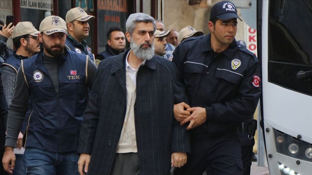 eski furkan vakfi yoneticisi alparslan kuytul gozaltina alindi 3N7cOBN8