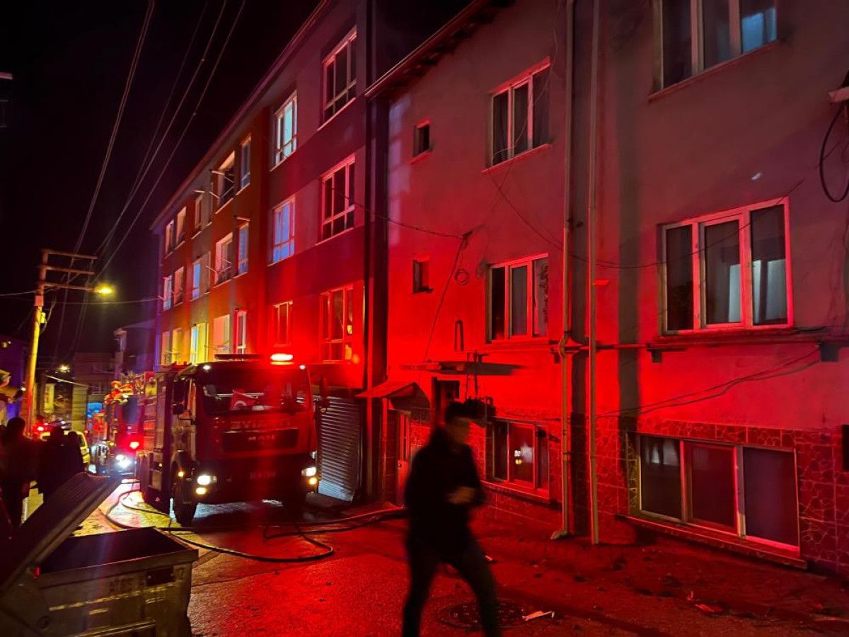 eskisehirde catiyi yakip asagiya atlayan sahsin besledigi kuslar telef oldu 0 K2Oe9Fhe