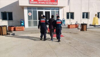 eskisehirde uyusturucu ticareti yapan supheli jandarmadan kacamadi ONzpfHBI