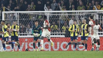 fenerbahce ilk kez kalesini gole kapatti aajNsZS4