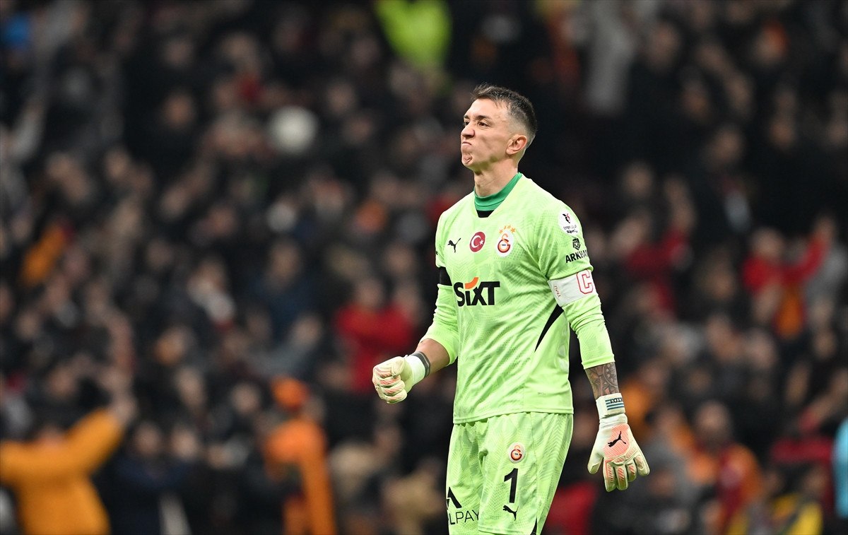 fernando muslera yavas yavas sona geliyoruz 0 gnFUQIBy
