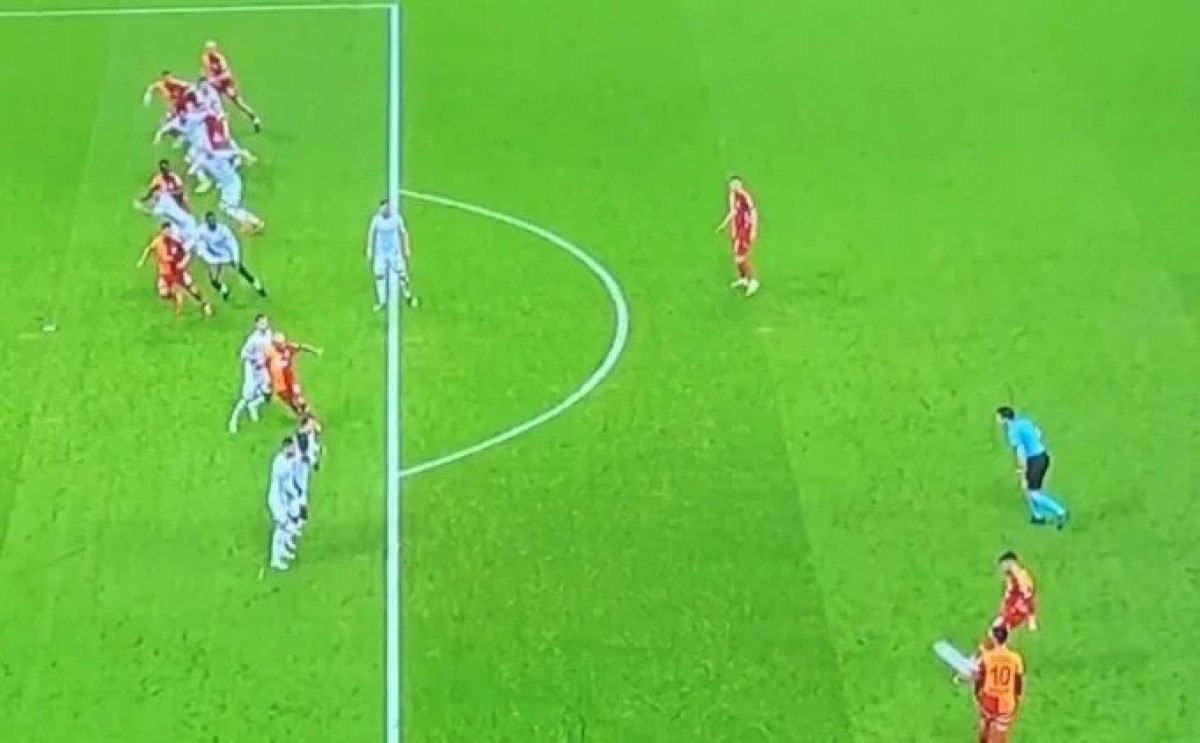 galatasaray gol atti ofsayt karari cikti 0 UharIiwk