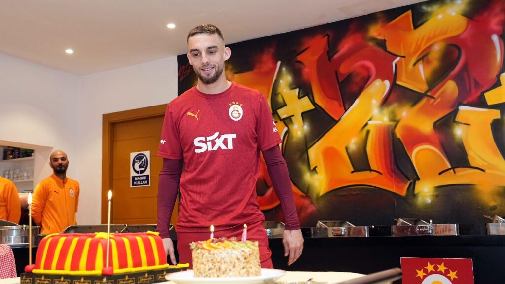 galatasarayda berkan kutlunun dogum gunu kutlandi Eaq3KY3r