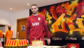 galatasarayda berkan kutlunun dogum gunu kutlandi Eaq3KY3r