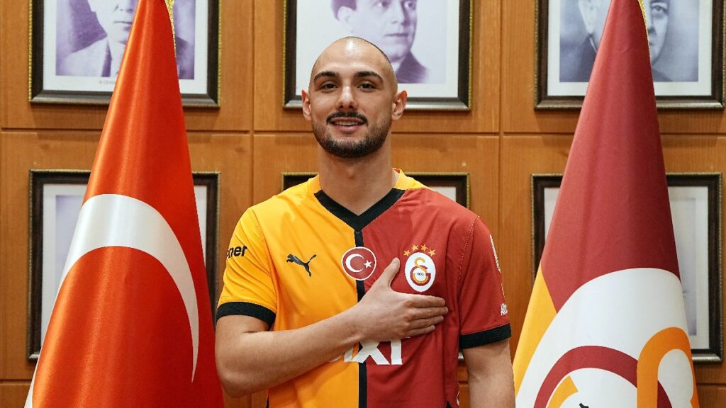 galatasaraydan ahmed kutucu paylasimi cocukluk askina hos geldin BFVQw6W6