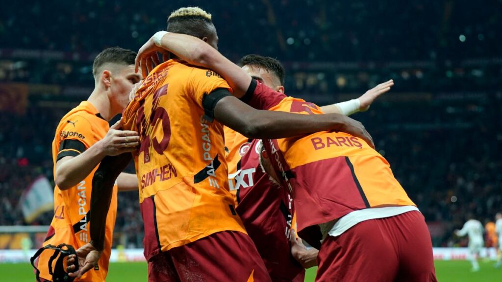 galatasarayin yenilmezlik serisi 26 maca cikti NkqjxabM